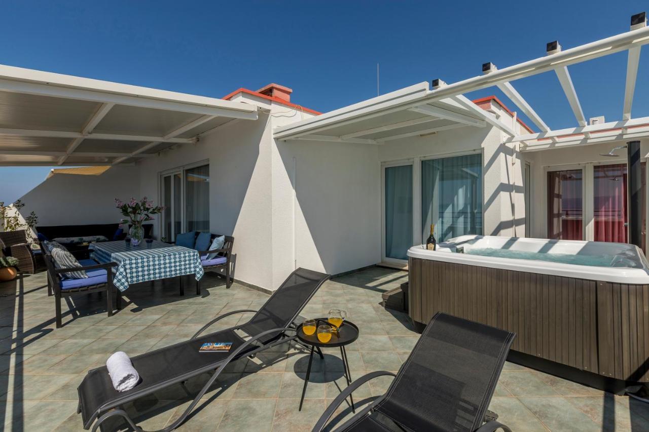 Seaside Penthouse With Hot Tub Sky Living Lejlighed Split Eksteriør billede