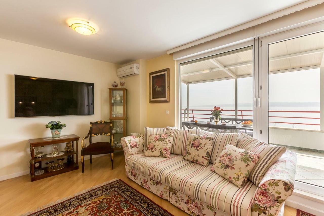 Seaside Penthouse With Hot Tub Sky Living Lejlighed Split Eksteriør billede